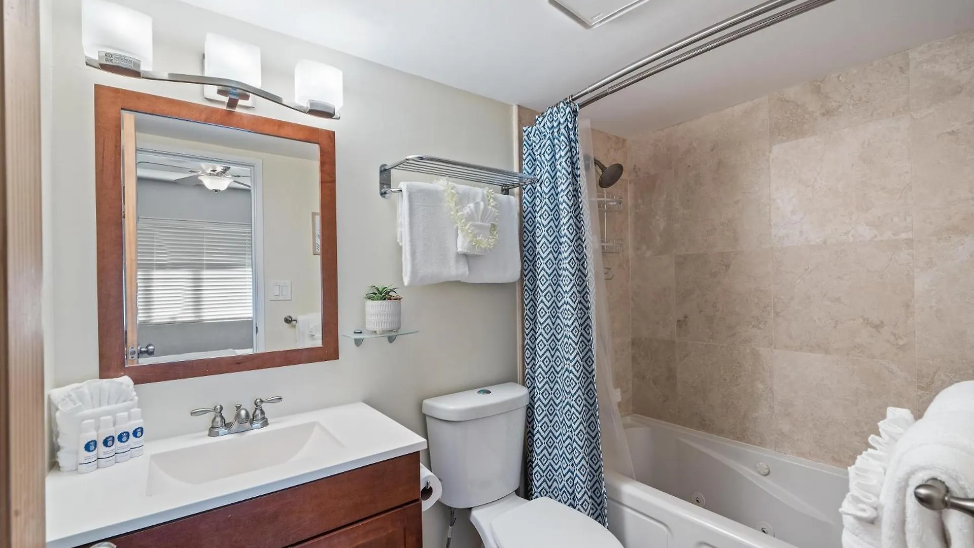 Pacific Shores B303 Кихей 0*,